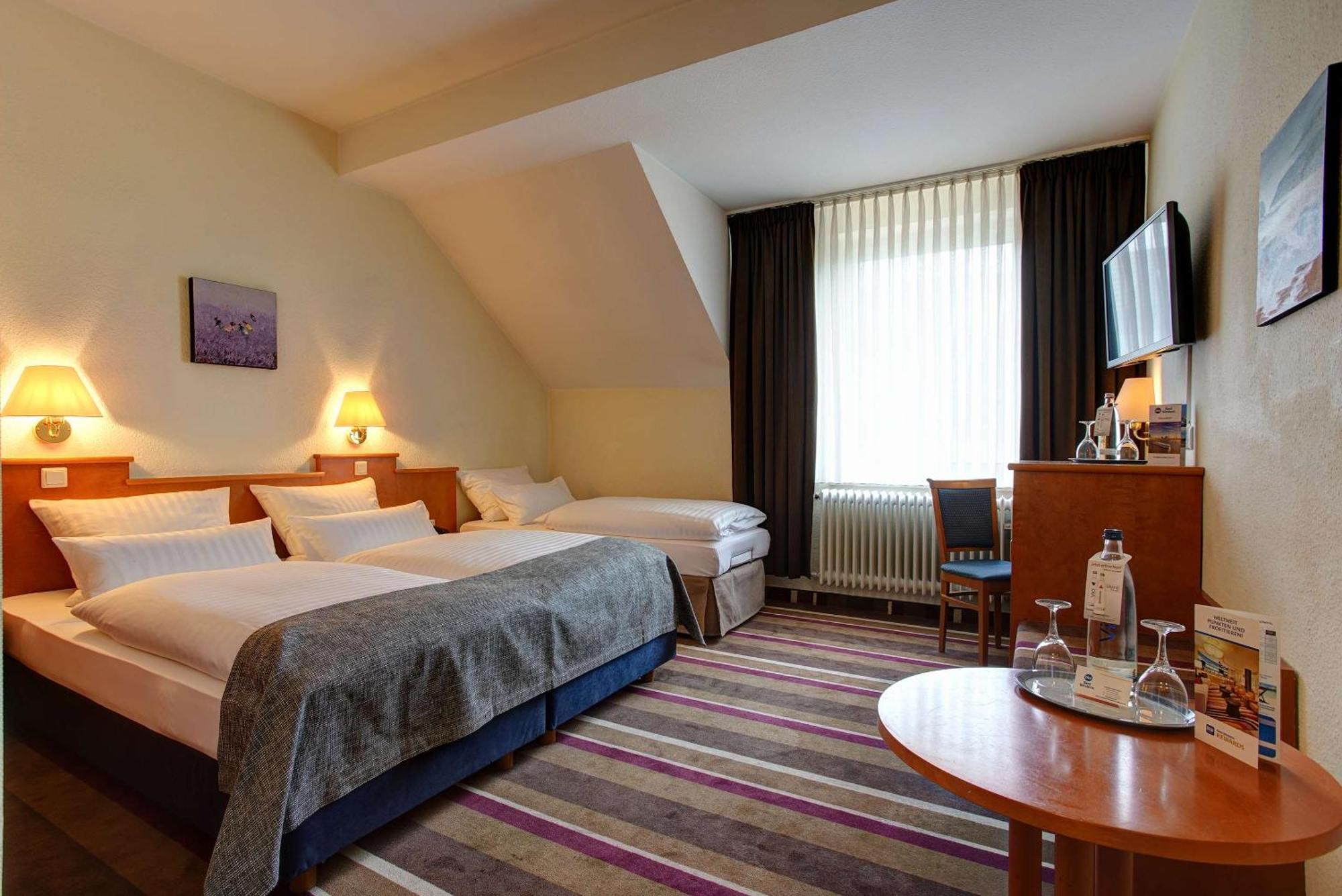เบสต์ เวสเทิร์น แอมบาสซาเดอร์ โฮเต็ล Hotel ดุสเซลดอร์ฟ ภายนอก รูปภาพ