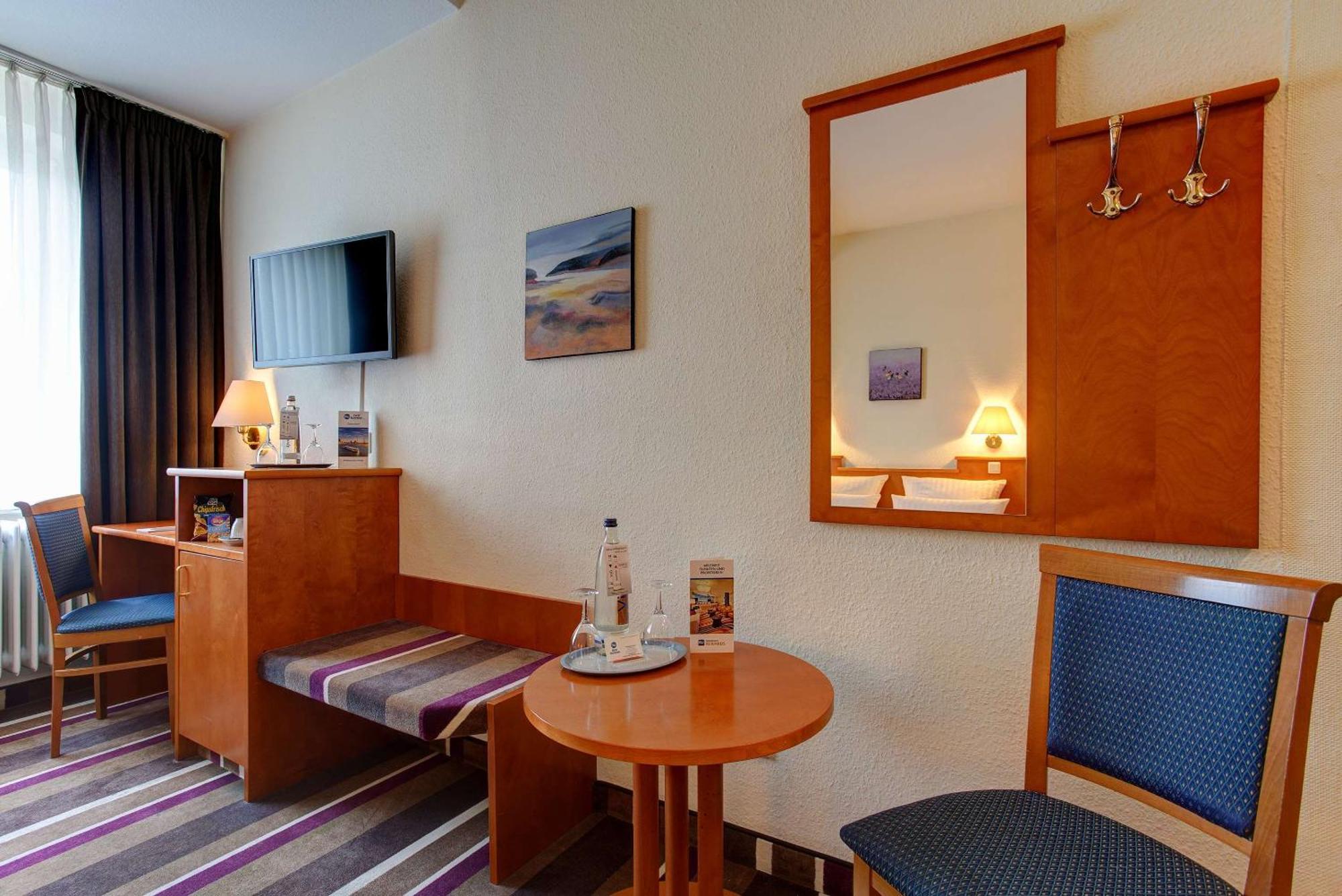 เบสต์ เวสเทิร์น แอมบาสซาเดอร์ โฮเต็ล Hotel ดุสเซลดอร์ฟ ภายนอก รูปภาพ