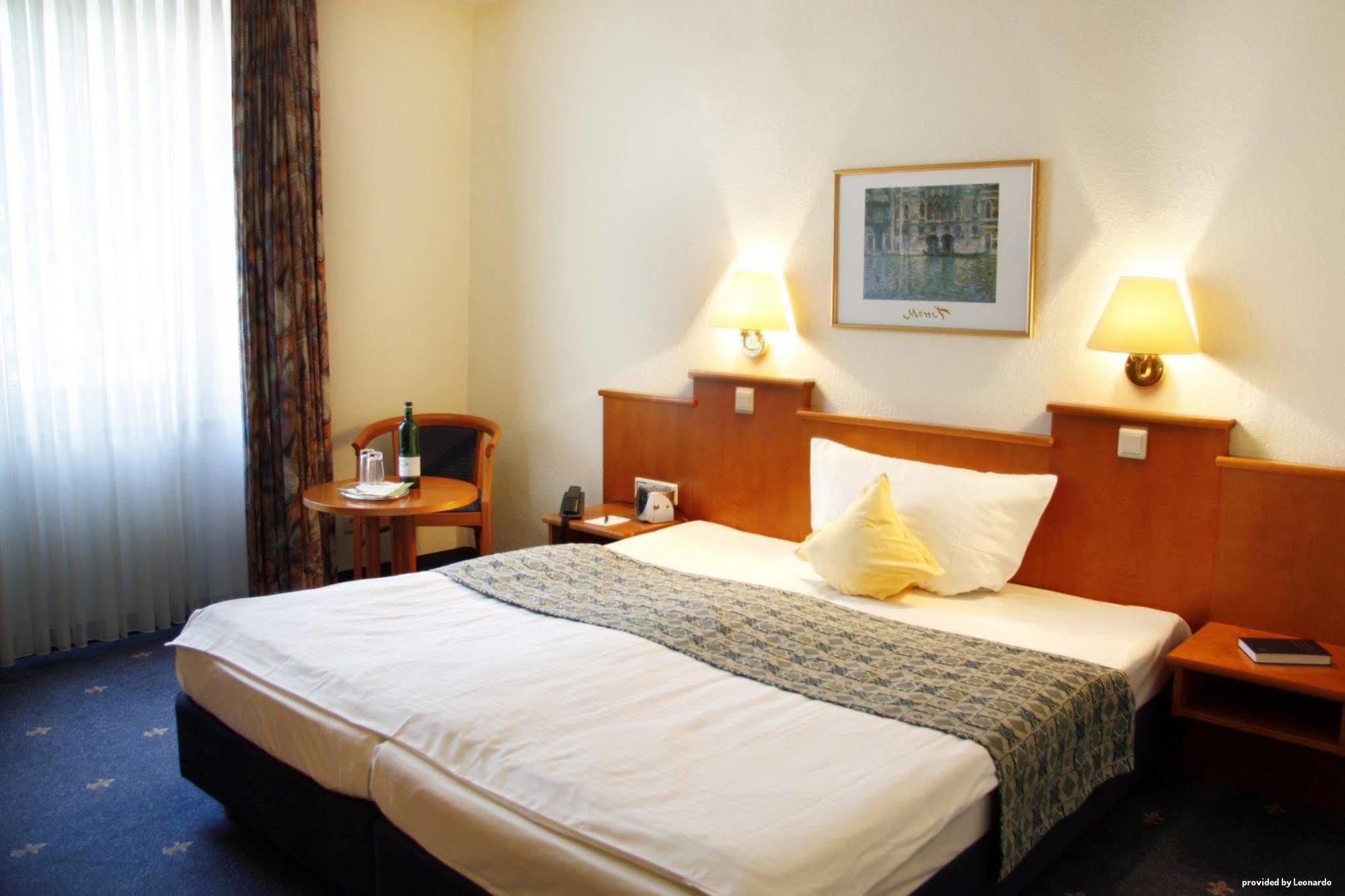 เบสต์ เวสเทิร์น แอมบาสซาเดอร์ โฮเต็ล Hotel ดุสเซลดอร์ฟ ภายนอก รูปภาพ